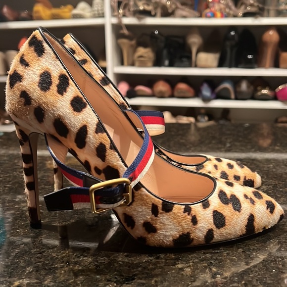 Gucci Womens Buckle Close Pointed Toe Leopard Print Beige Classic Pumps Size 39 - Picture 4 of 8